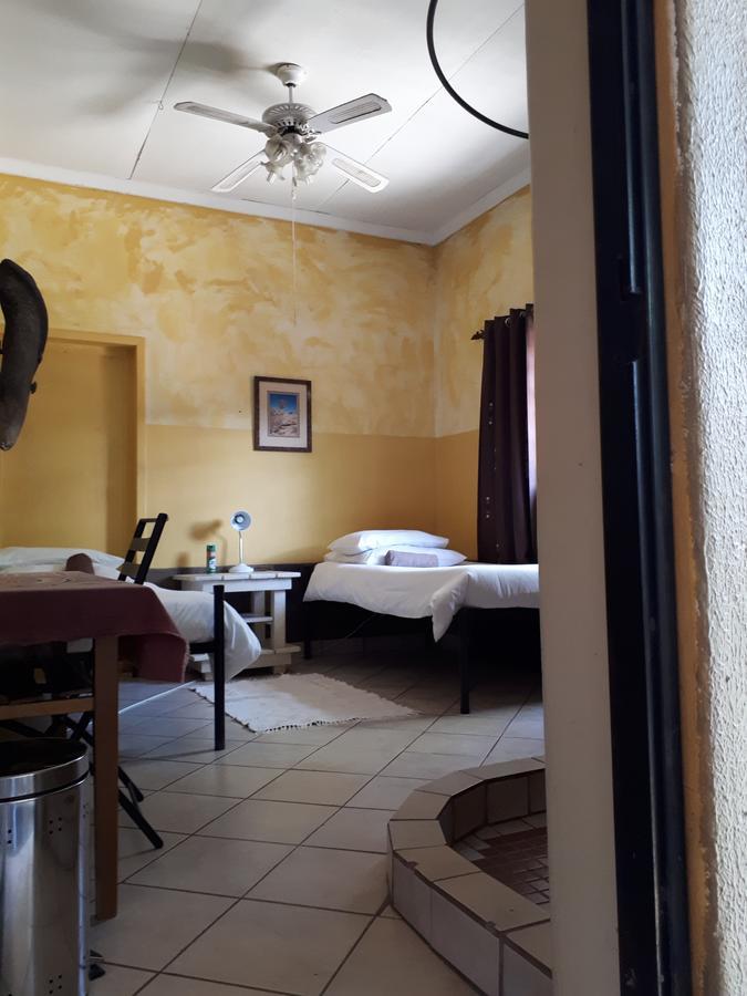 Puccini House Bed and Breakfast Windhoek Esterno foto
